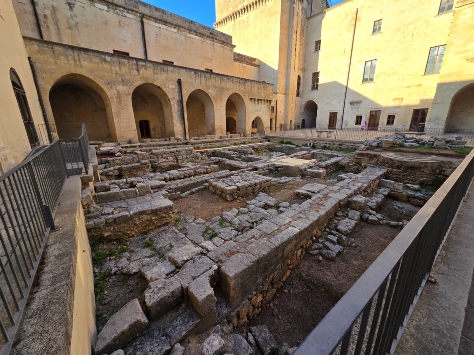 ✨ Scavi all'interno del Castello